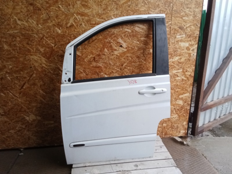 Дверь передняя левая Mercedes Viano W639 V350 Vito W636 / Мерседес Виано В639 639 636 350 2003-2014г.\nОригинал.\nАвтомобиль с аукциона Японии.\nВ хорошем состоянии. Заводская краска.\nБез жучков и коррозии. В сборе как на фото.\nЦветь белый\nПробег 98000