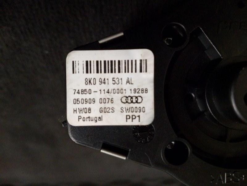 Переключатель света фар на Audi A4 B8 / Ауди А4 Б8 2007-2015г.\nОригинал. \nВ отличном состоянии. Без дефектов. Контрактная запчасть из Японии.\nОтправим в регионы ТК.\nПрименимость:\nAudi A4 [B8] 2007-2015\nAudi A4 [B8] Allroad 2010-2015\nAudi A5/S5 [8F]
