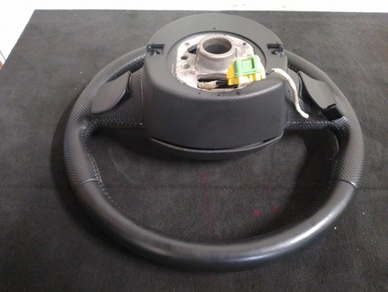 Рулевое колесо с сборе с подушкой безопасности AIR BAG на Audi A4 B8 / Ауди А4 Б8 2007-2015г.\nОригинал.\nВ отличном состоянии. Без дефектов и потертостей.\nГарантия на установку и проверку.\nКонтрактная запчасть из Японии. \nОтправим в регионы ТК.\nНа эт