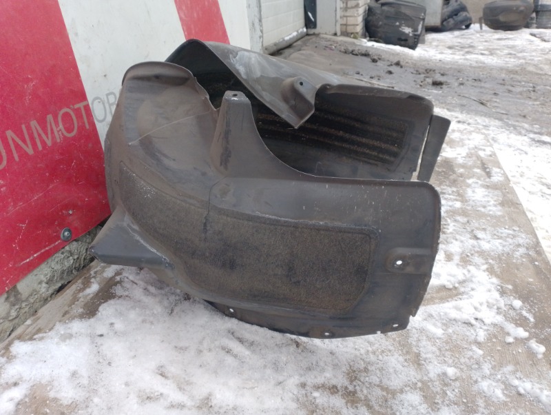 Локер подкрылок задний левый на БМВ 5 Е60 Е61 / BMW 5 Е60 Е61 2003-2009г.\nОригинал.\nВ отличном состоянии. Без дефектов.\nГарантия на установку и проверку.\nКонтрактная запчасть из Японии. \nОтправим в регионы ТК.\nНа этот автомобиль есть и другие запчас