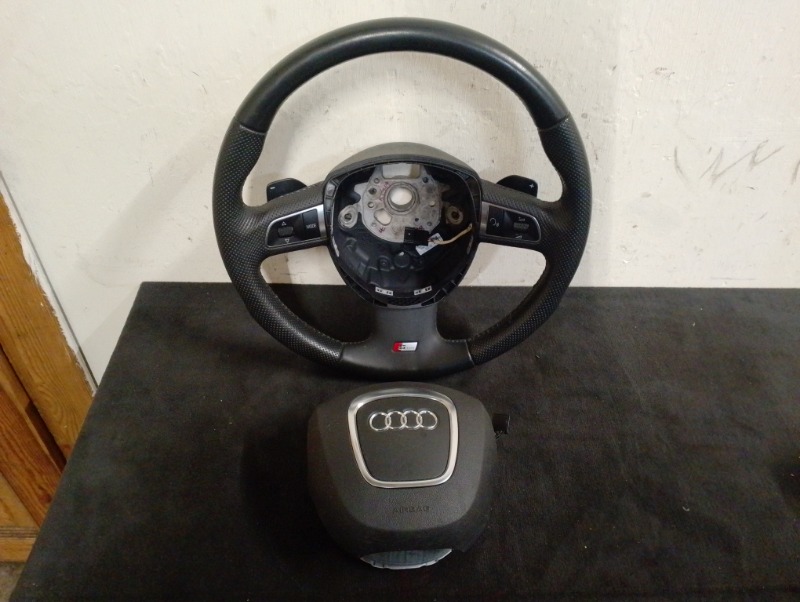 Рулевое колесо с сборе с подушкой безопасности AIR BAG на Audi A4 B8 / Ауди А4 Б8 2007-2015г.\nОригинал.\nВ отличном состоянии. Без дефектов и потертостей.\nГарантия на установку и проверку.\nКонтрактная запчасть из Японии. \nОтправим в регионы ТК.\nНа эт