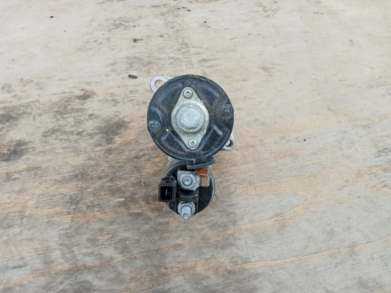 Стартер на BMW 3 E90 E91 BMW 3 E90 E91 / БМВ 3 Е90 Е91 2005-2010г. \nОригинал. \nВ отличном состоянии. \nБез дефектов. \nКонтрактная запчасть из Японии. Пробег 75000 км по Японии. \nБез пробега по РФ. \nОтправим в регионы ТК.\nПрименимость:\nBMW 1-serie E