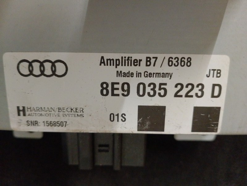 Блок электронный усилитель акустической системы на Audi A4 B7 / Ауди А4 Б7 2005-2007г.\nОригинал.\nВ отличном состоянии. Без дефектов.\nГарантия на установку и проверку.\nКонтрактная запчасть из Японии. \nОтправим в регионы ТК.\nНа этот автомобиль есть и 