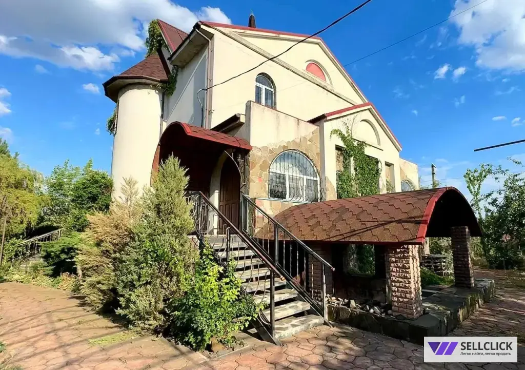 Продается просторный дом с панорамным видом на море