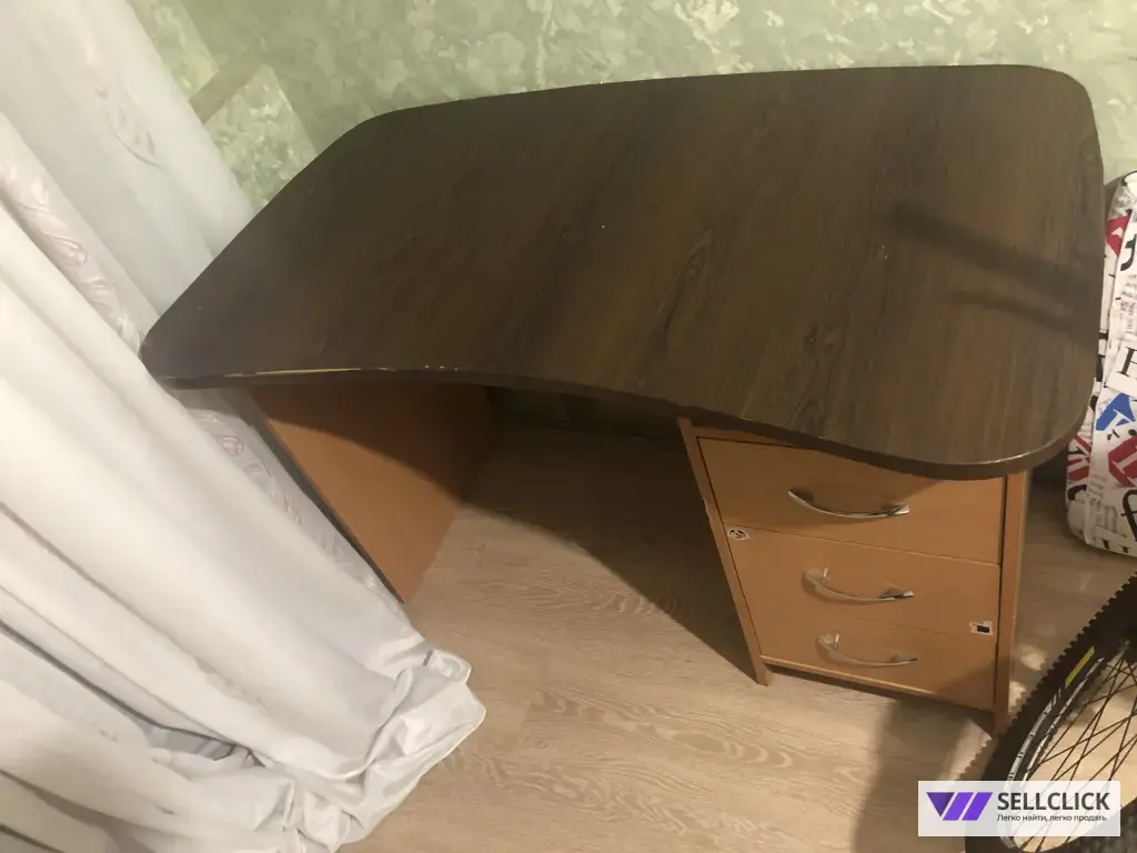 Стол