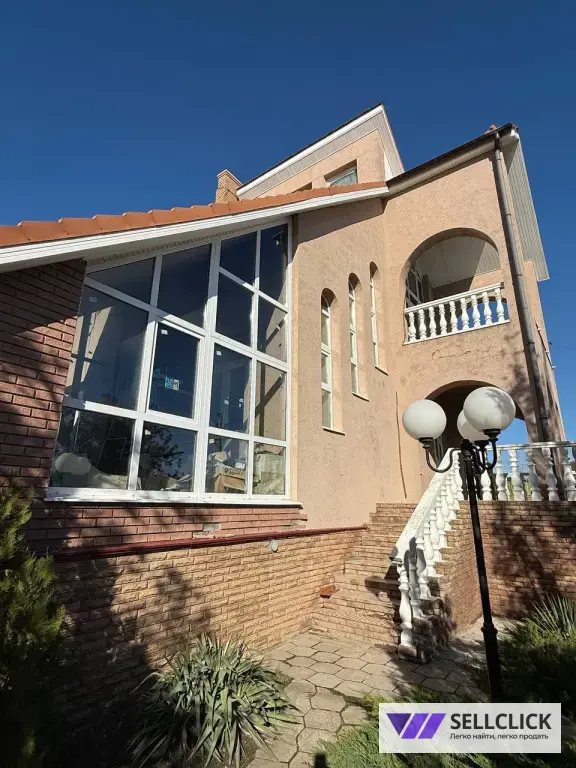 Дом 189 м², участок 10.14 сот.