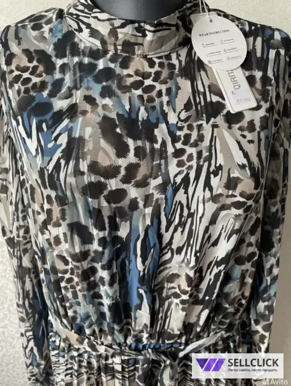 Платья женское в размере 3 и 5 XL