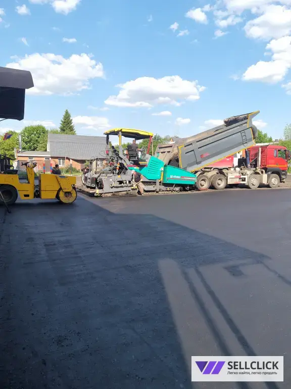 Укладка асфальта и асфальтовой крошки