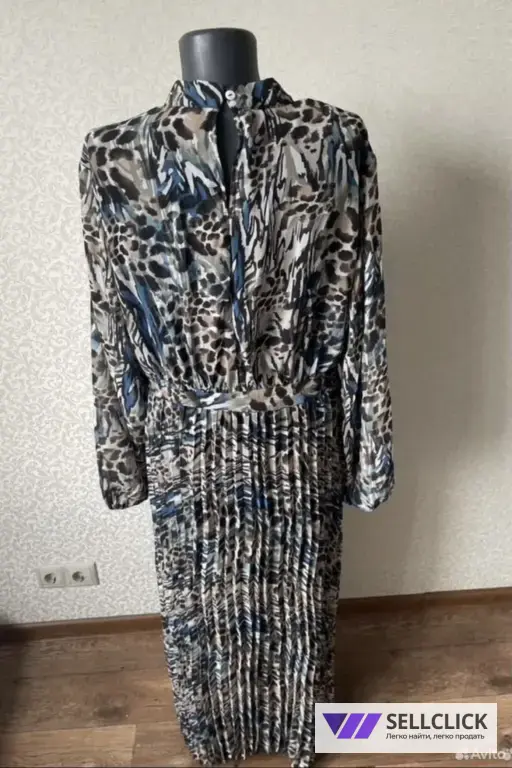 Платья женское в размере 3 и 5 XL