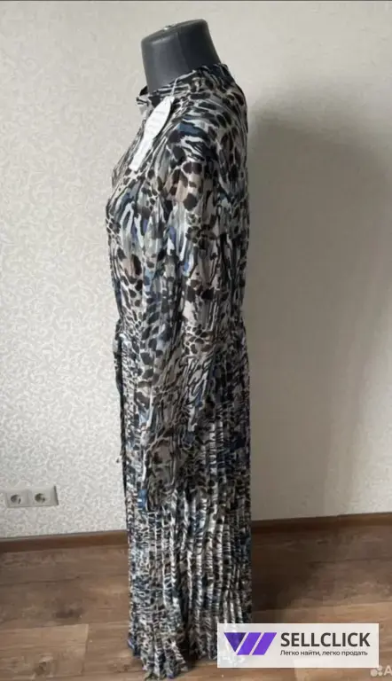 Платья женское в размере 3 и 5 XL