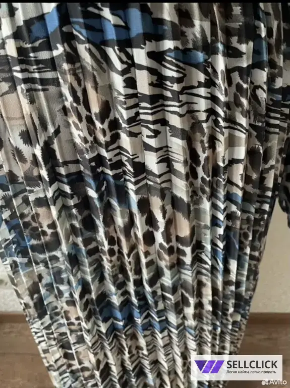 Платья женское в размере 3 и 5 XL