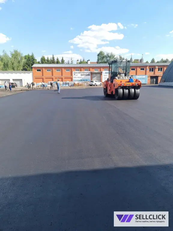 Укладка асфальта и асфальтовой крошки