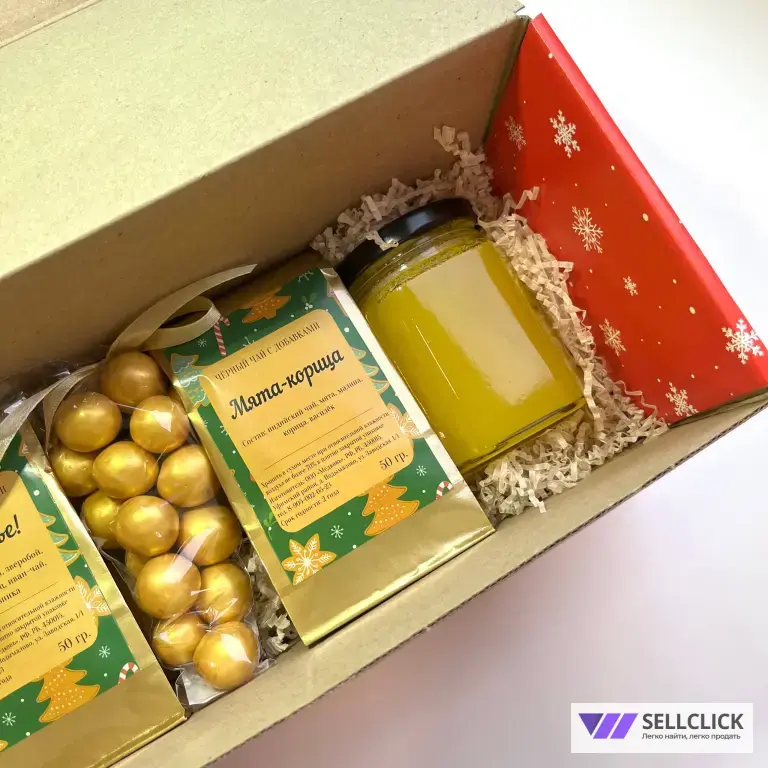 Новогодний набор с чаем и медом сладкий