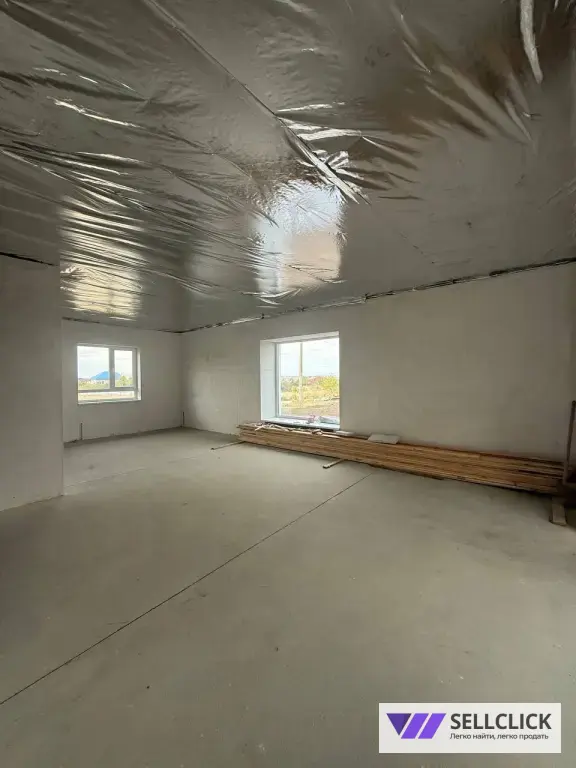 Продается дом с просторным участком и террасой