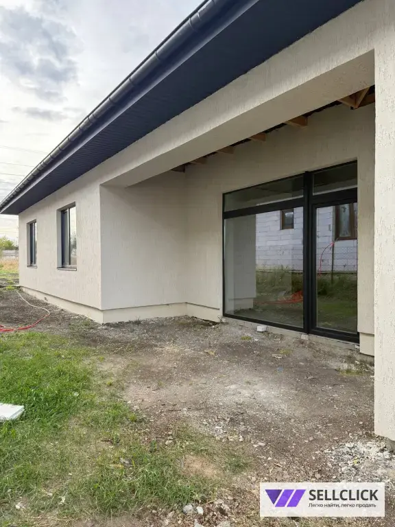 Продается дом с просторным участком и террасой