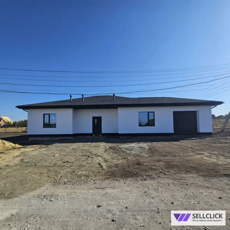 Продается дом с просторным участком и террасой