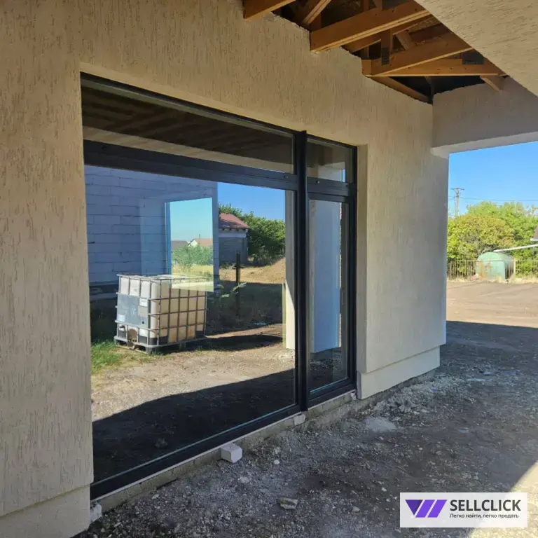 Продается дом с просторным участком и террасой