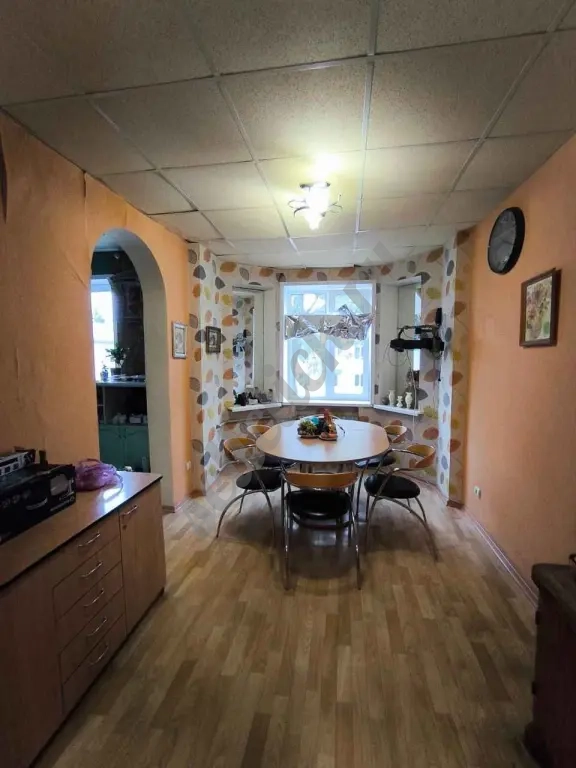 Продается 4-комнатная квартира в центре Левого берега