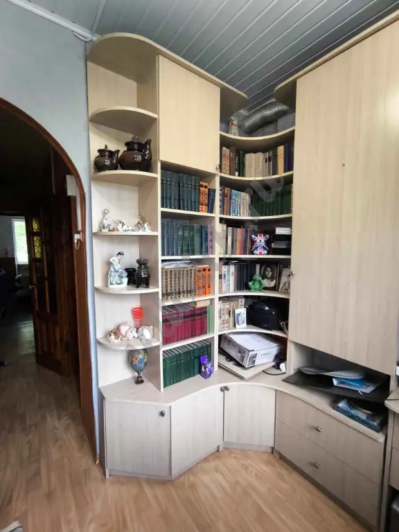 Продается 4-комнатная квартира в центре Левого берега