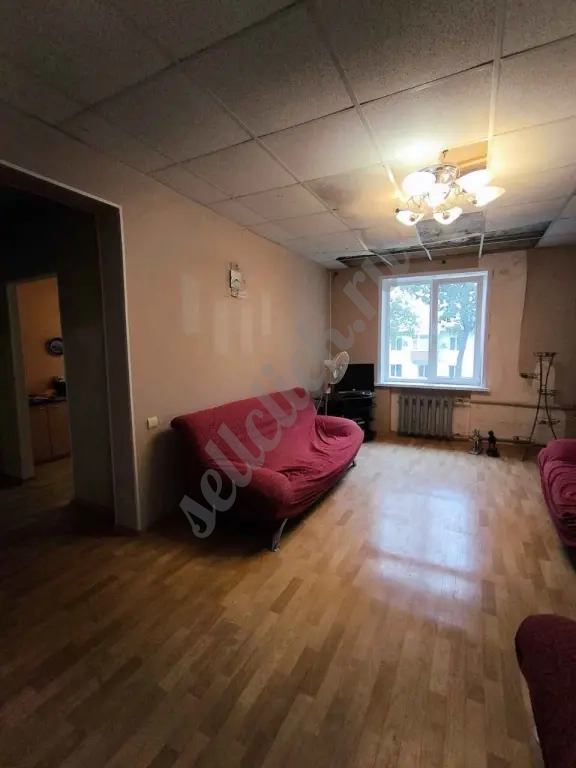 Продается 4-комнатная квартира в центре Левого берега