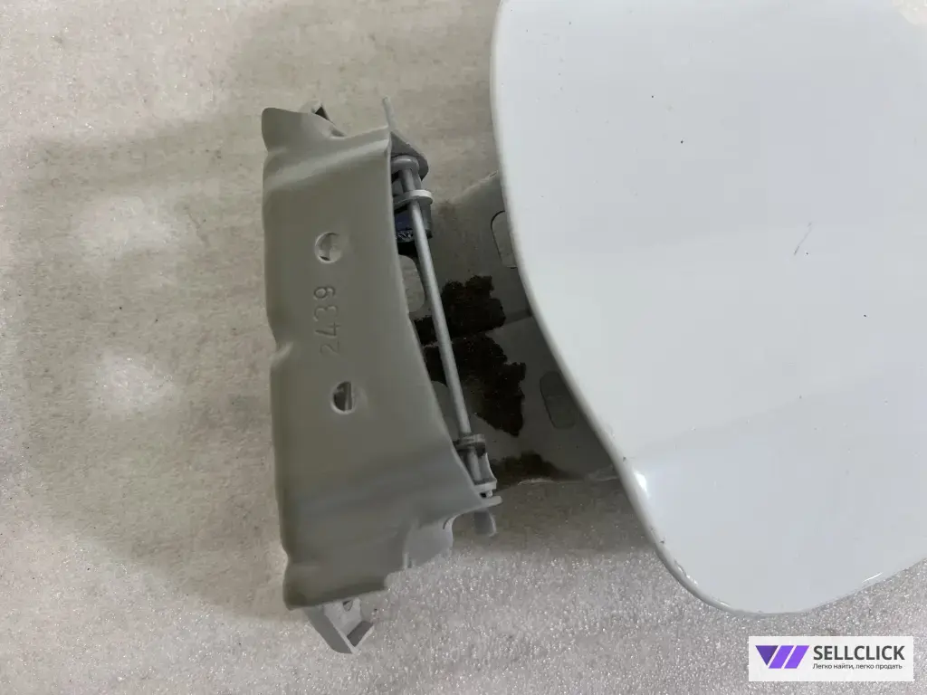 Лючок бензобака Lada Xray