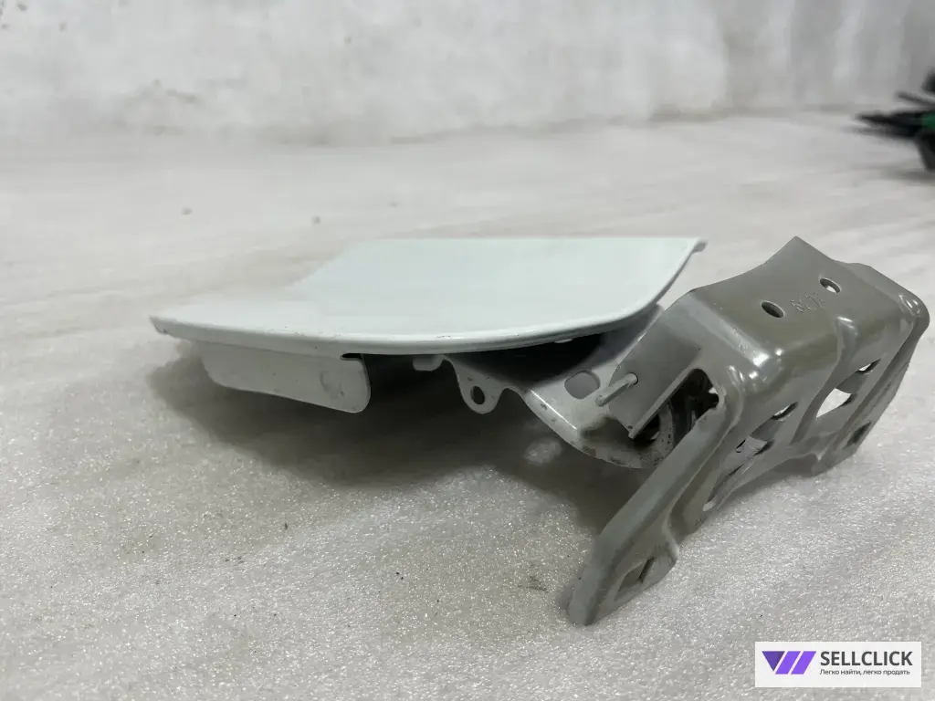 Лючок бензобака Lada Xray