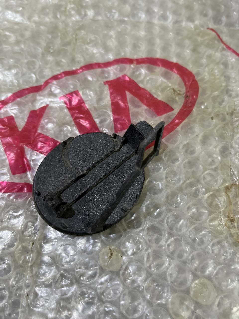 Заглушка буксировочного крюка