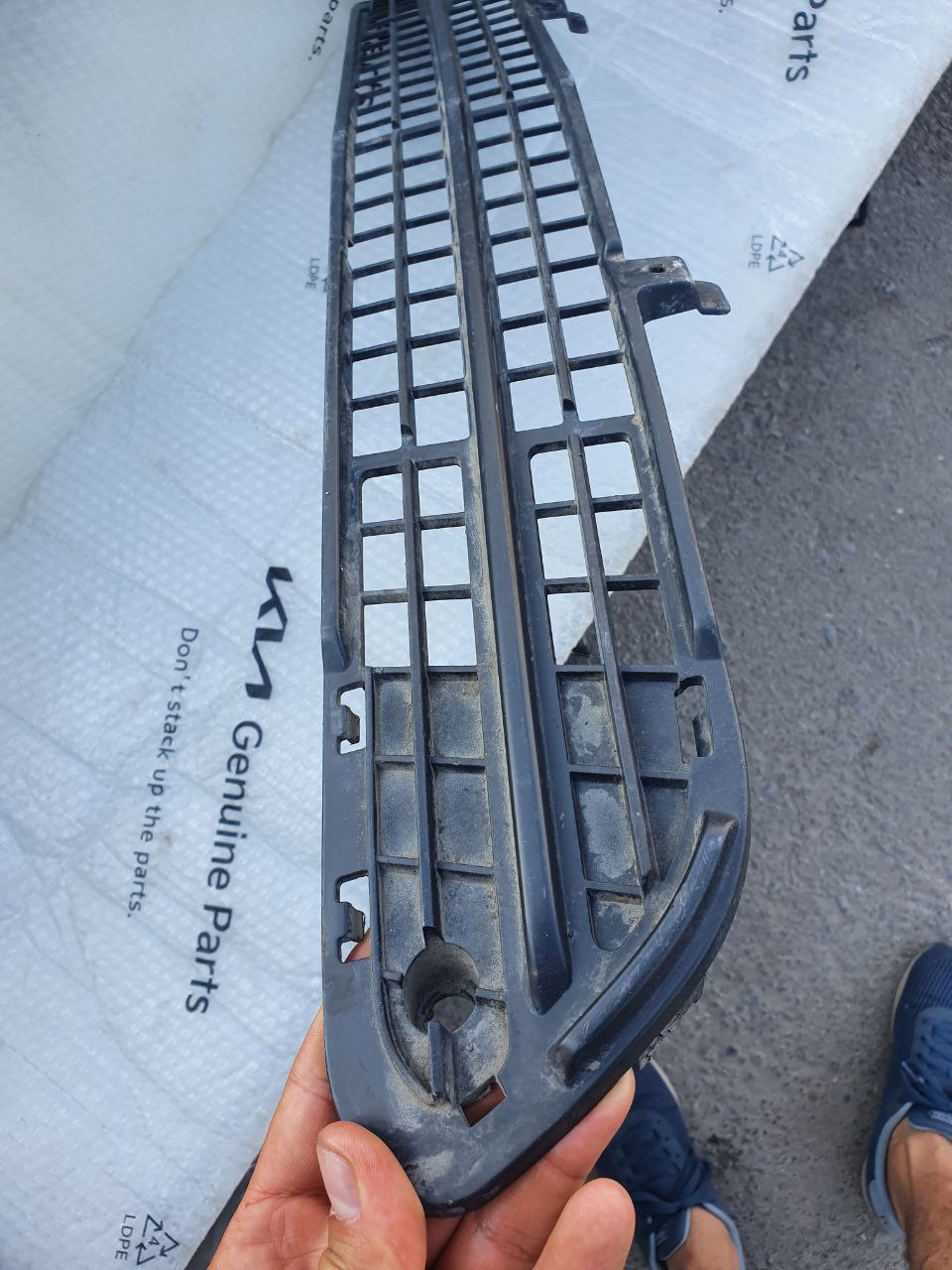Решетка в бампер центральная