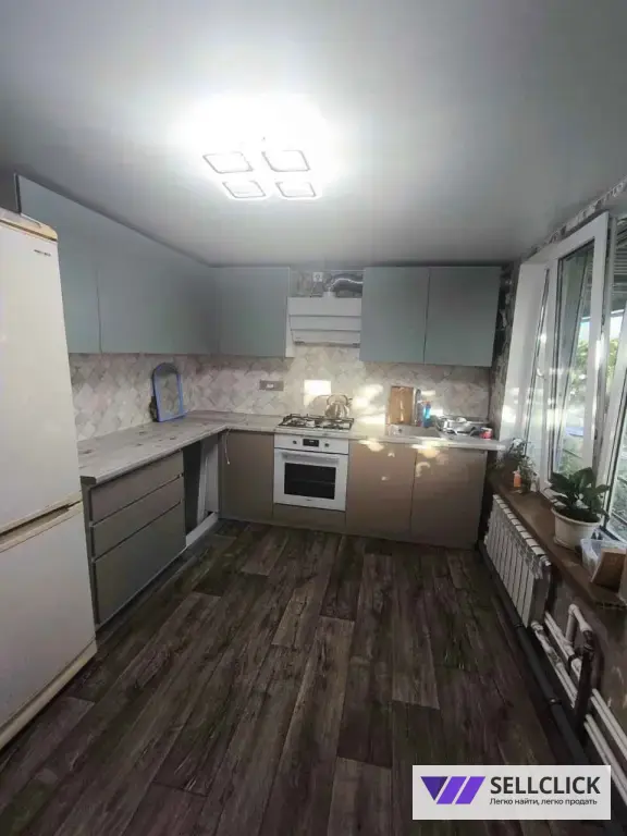 Продается дом с ремонтом и участком