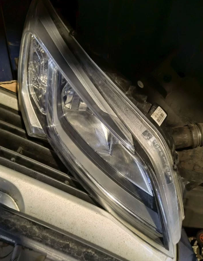 Фара правая Пежо Боксер 290