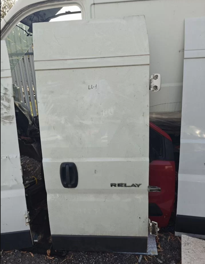 Задние двери Пежо Боксер