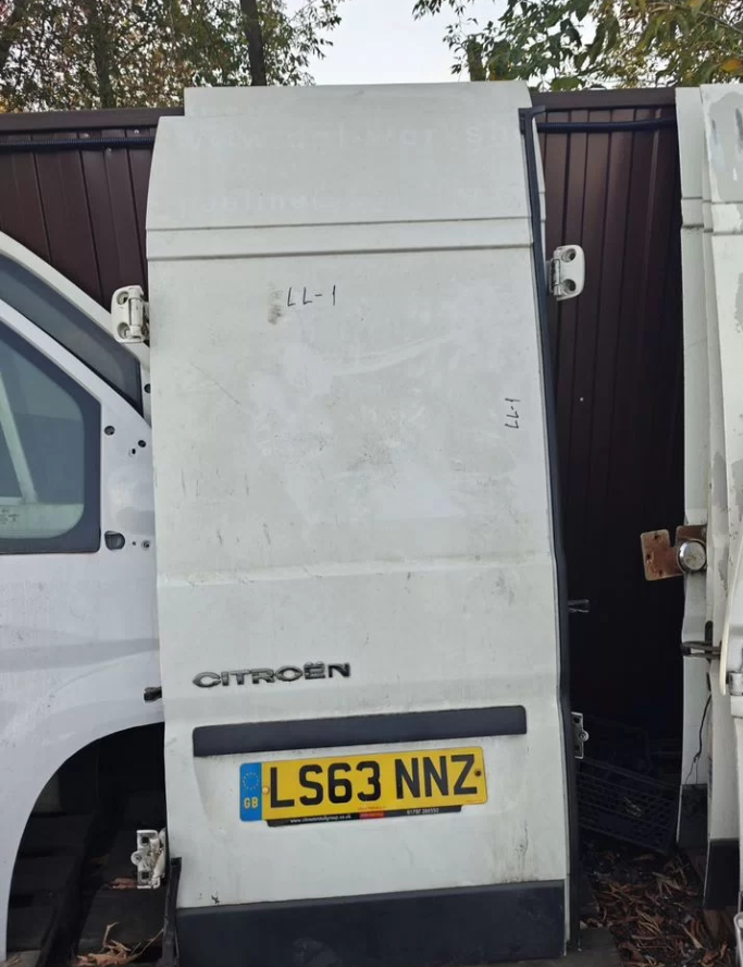 Задние двери Пежо Боксер