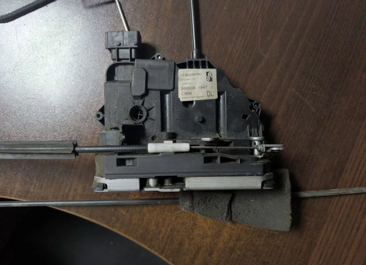 Замок задней двери Пежо Боксер Ситроен Джампер