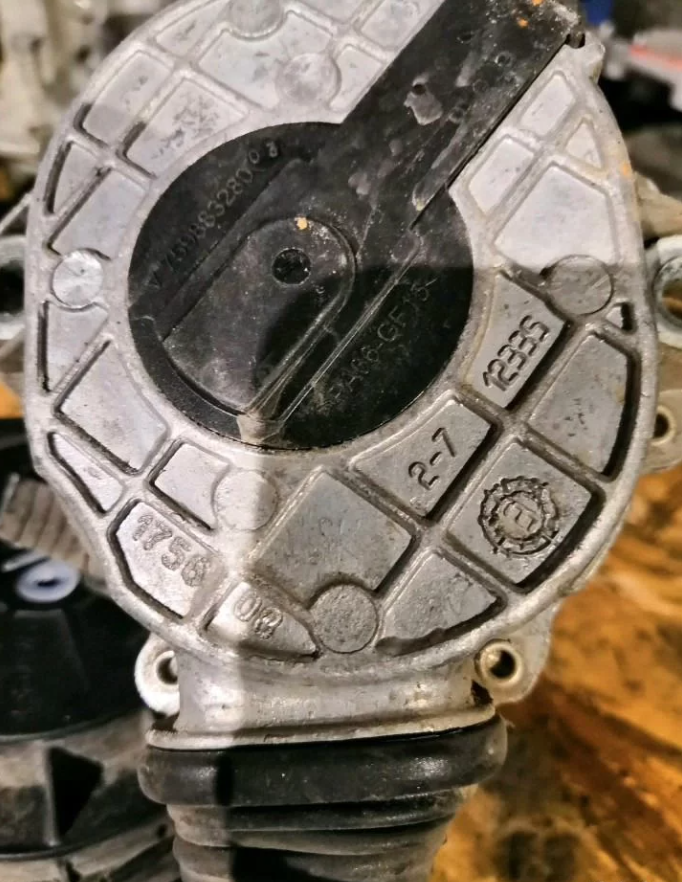 Натяжной ролик для двс 1.6 120лс ер6