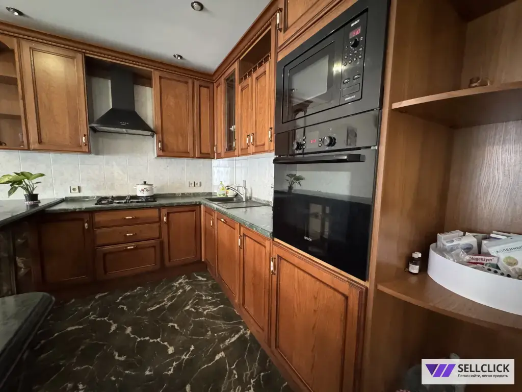 Квартира 4 комнаты, 209 м², 2/5 эт., Агент