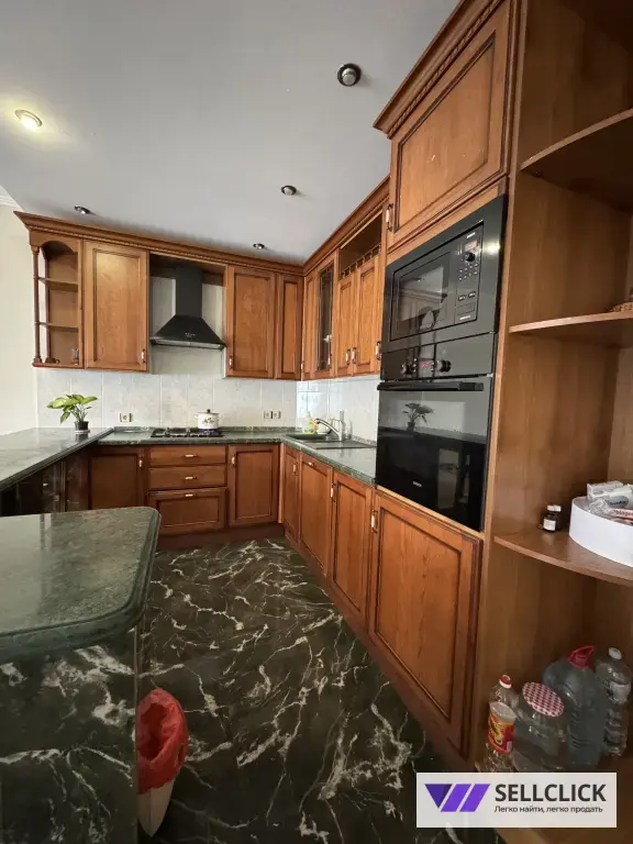 Квартира 4 комнаты, 209 м², 2/5 эт., Агент