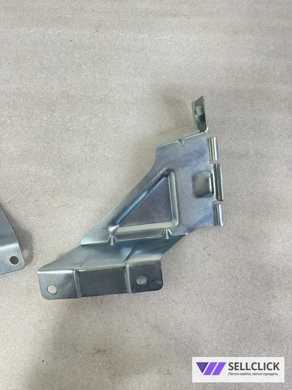 Кронштейны крепления решетки радиатора Лада Калина 1