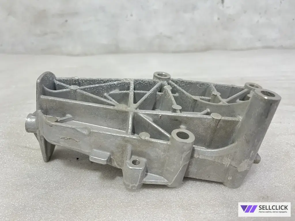 Кронштейн компрессора кондиционера Лада Гранта