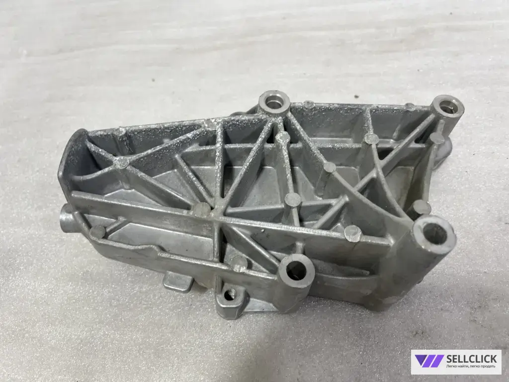 Кронштейн компрессора кондиционера Лада Гранта