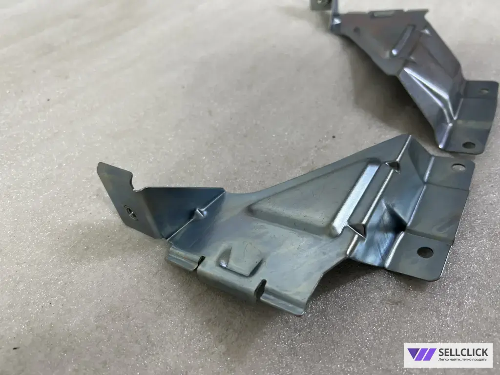 Кронштейны крепления решетки радиатора Лада Калина 1