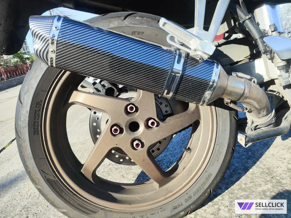 Honda vfr750f rc36