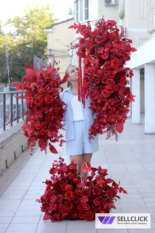 гирлянда из искусственных цветов