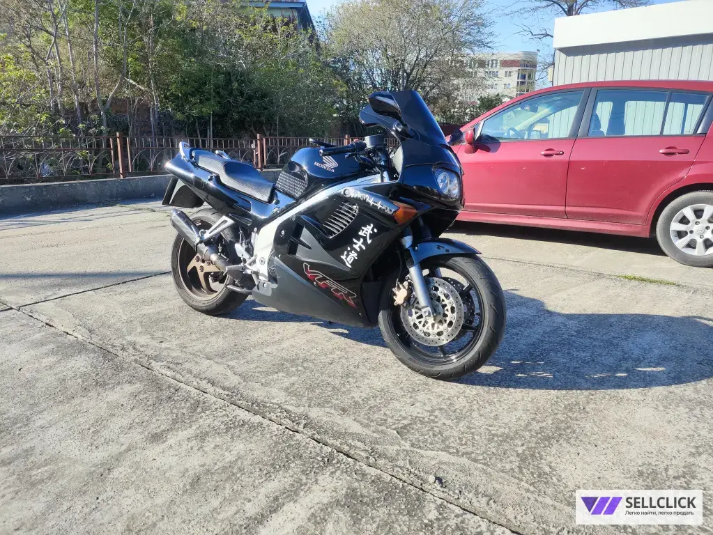 Honda vfr750f rc36