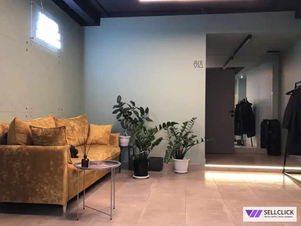 Продается действующий салон-красоты в центре по ул. Челюскинцев, 28