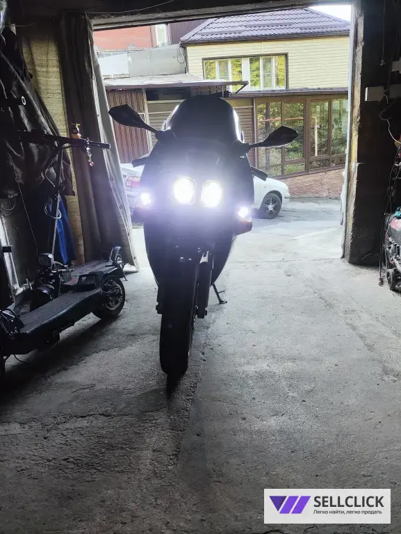 Honda vfr750f rc36