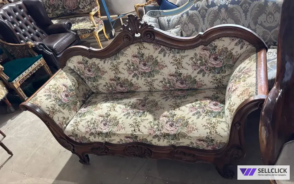 Диван. Софа. Мебели из массива. Ренессанс. Винтажная мебель