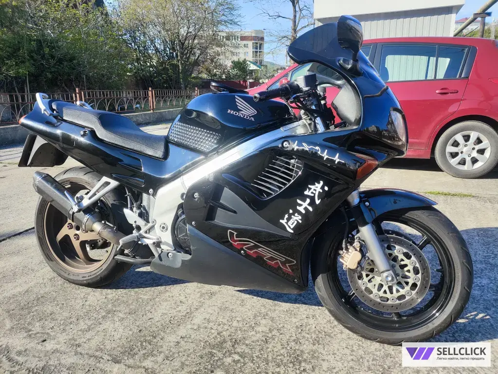 Honda vfr750f rc36
