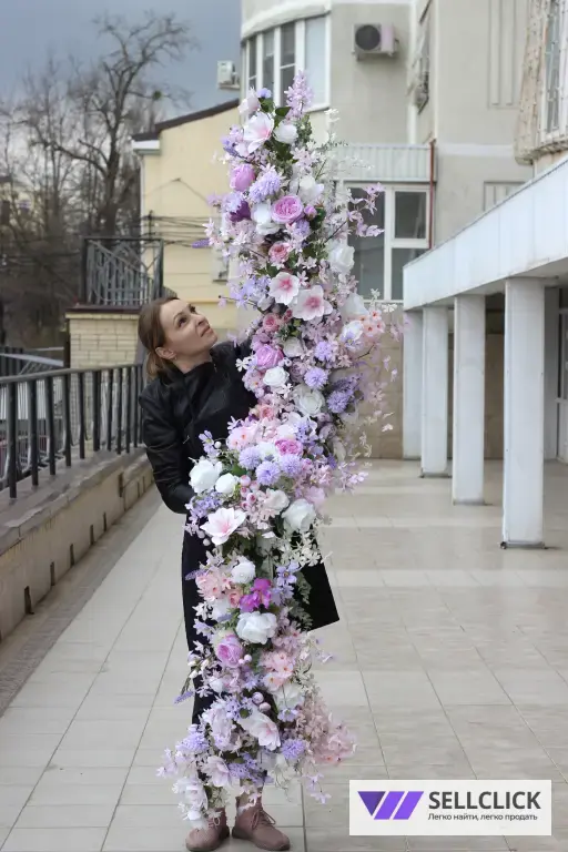 гирлянда из искусственных цветов