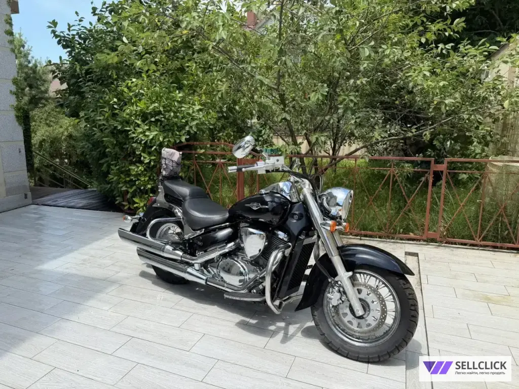 Suzuki VL800 Classic