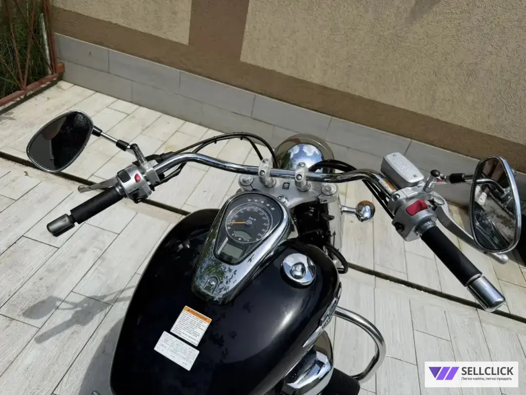 Suzuki VL800 Classic